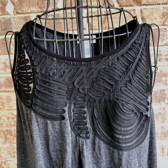 Carmen Marc Valvo Tunic Top Sz L Gray Sleeveless Black Embellished Souta… - Picture 2 of 12